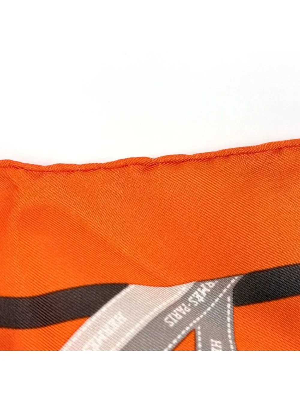 ★SOLD★ Hermes Bolduc Scarf Triangle Silk Orange - Picture 3 of 5